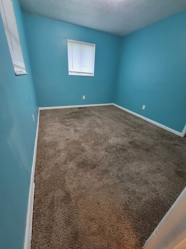Building Photo - 1830 West Riverview Avenue, Unit A
