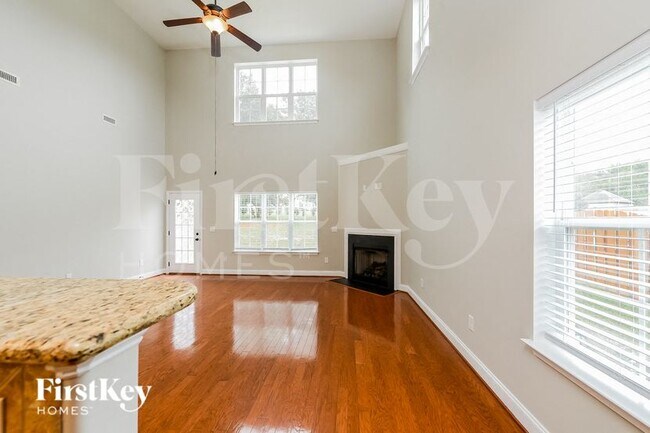 Foto del edificio - 265 High Knoll Dr