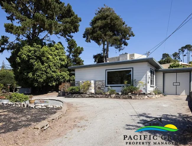 Building Photo - Charming 2-Bedroom Bungalow with Private Outdoor Space