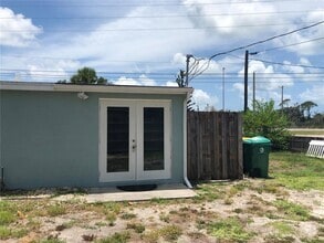 Building Photo - 1395 Sharlo Ln
