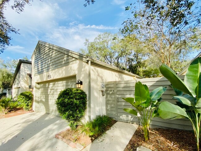 Building Photo - 13903 LAZY OAK DRIVE