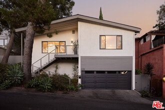 Building Photo - 3770 Cazador St