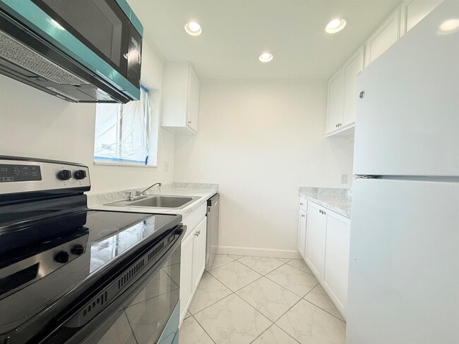 Foto del edificio - 6106 Forest Hill Blvd
