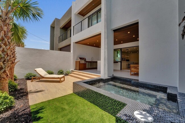 Photo - 1525 NE 15th Avenue Unit Townhome