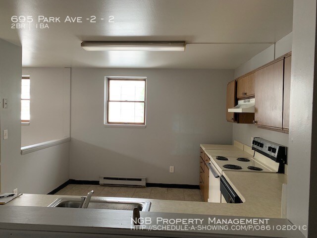 Building Photo - 695 Park Ave