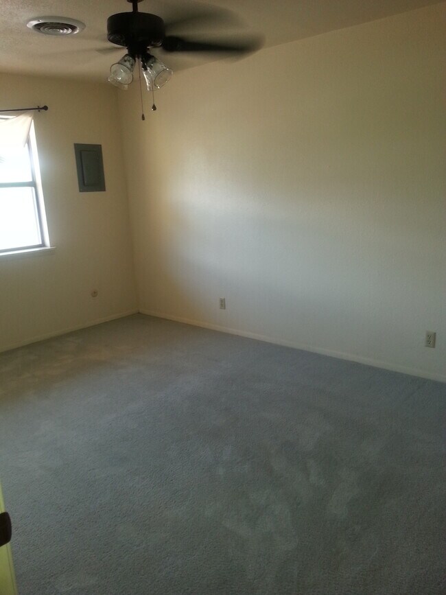Building Photo - 1504 Aspen Drive