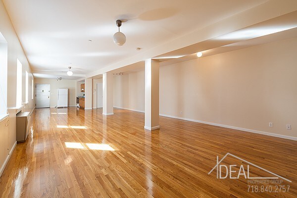 Building Photo - 41 South 5th Street #B7R