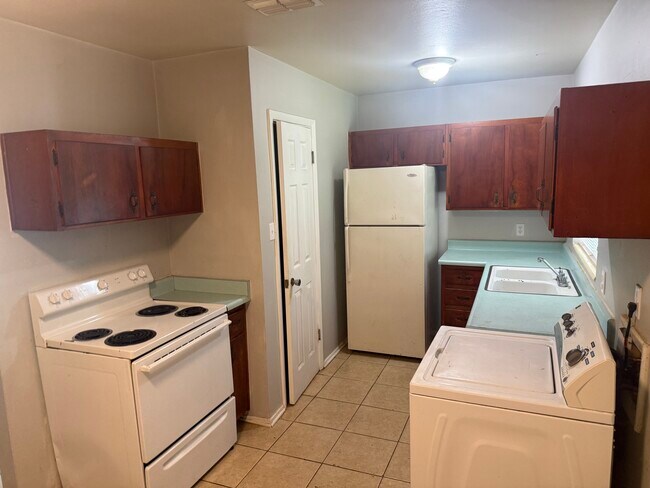 Cocina - 1907 Karen Ln