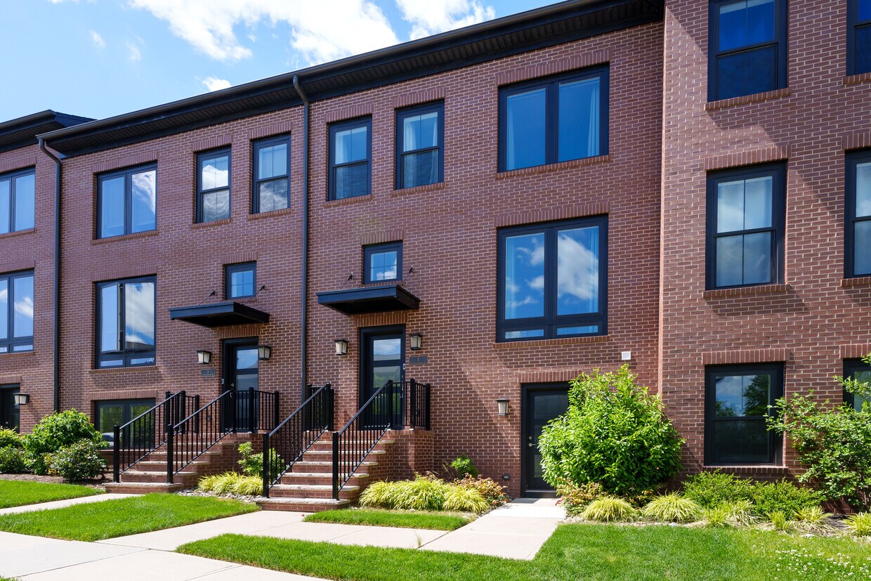 Foto principal - 3 E Hartwick Dr