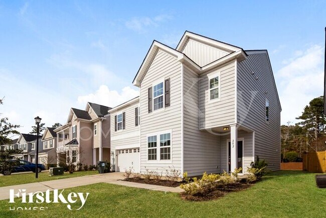 Foto del edificio - 202 Swamp Creek Ln