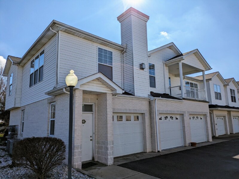 Primary Photo - 250 Adams Pointe Blvd