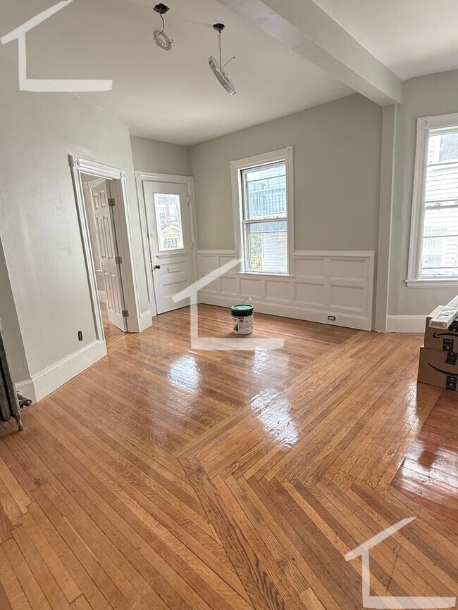 Foto del edificio - NEWLY RENOVATED ALLSTON 5 BED!!!!!!
