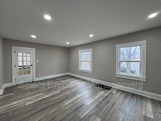 Foto del edificio - 2927 Hoagland Ave