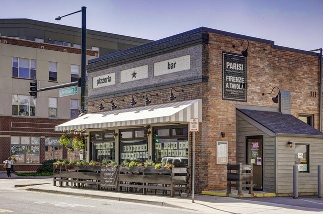 Foto del edificio - 4431 Tennyson St