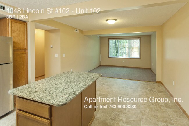 Building Photo - 1048 Lincoln St