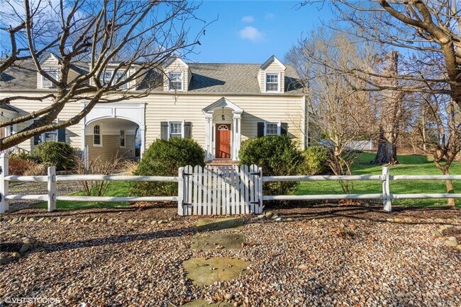 Building Photo - 18 Upland Ln
