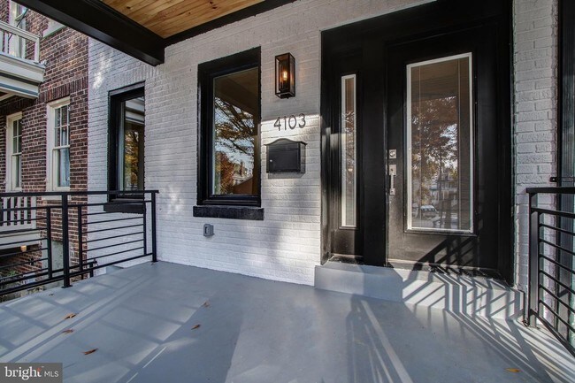 Foto del edificio - 4103 Illinois Ave NW