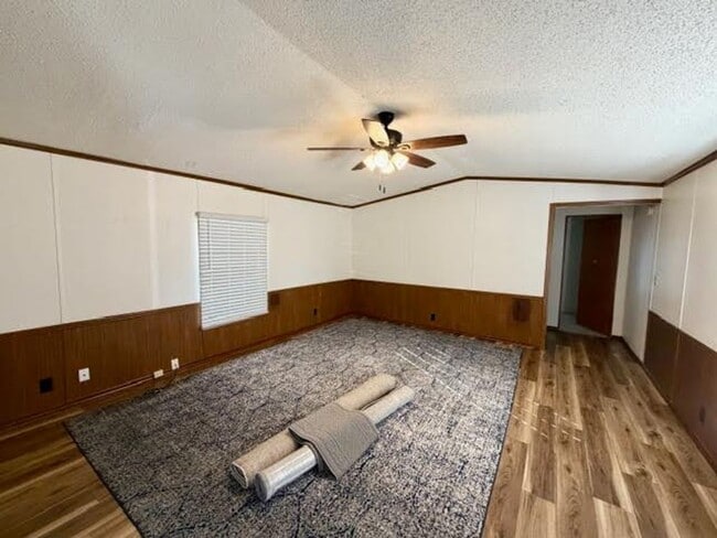 Foto del edificio - 125 Burkhart Ln