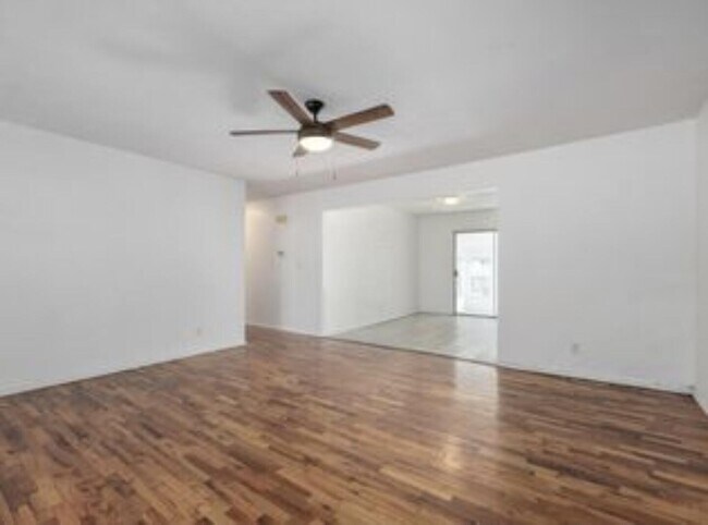 Foto del edificio - 1472 E Berkeley St