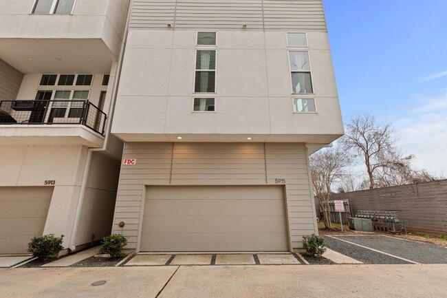 Foto del edificio - 5915 E Post Oak Ln