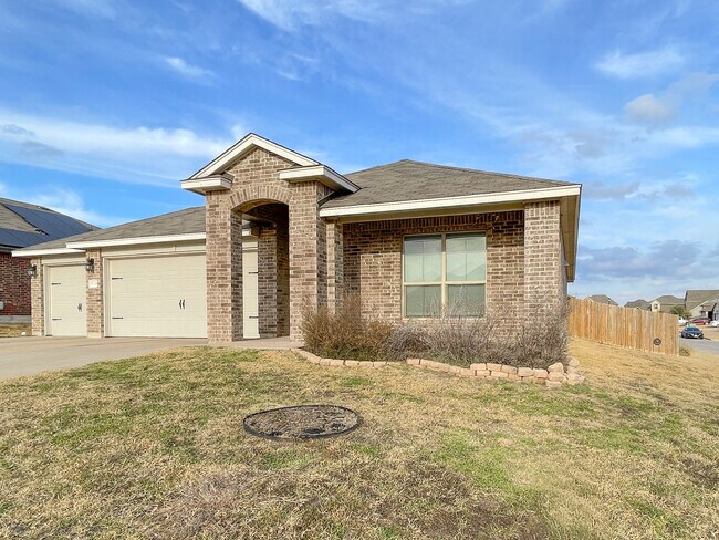 Building Photo - 3228 Beutel Rd