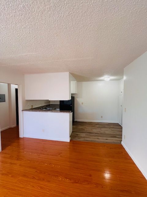 Foto del edificio - 1260 Beachwood Dr