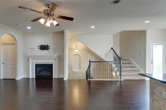 Building Photo - 2650 Venice Dr