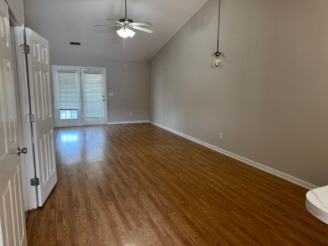 Foto del edificio - 210 Sunview Dr