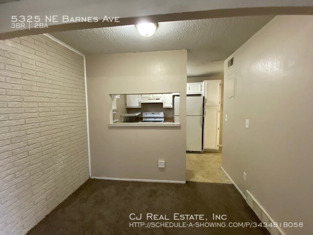 Foto del edificio - 5325 NE Barnes Ave
