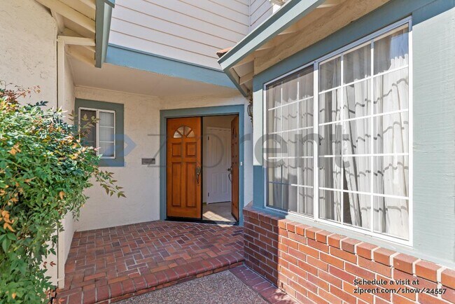 Foto del edificio - 493 Altamont Dr