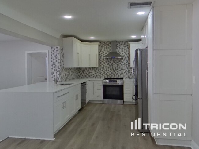 Foto del edificio - 6355 29th St S