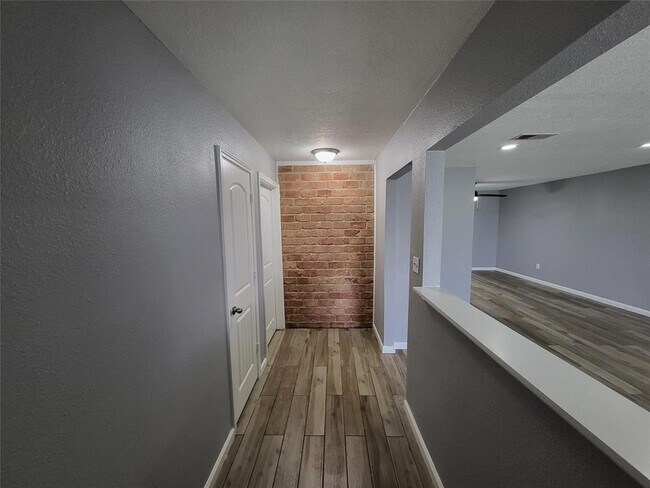 Foto del edificio - 11735 Teaneck Dr