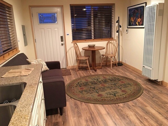 Dining area - 5219 SW Charlestown St