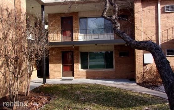 Foto principal - 2859 E Maple Rd