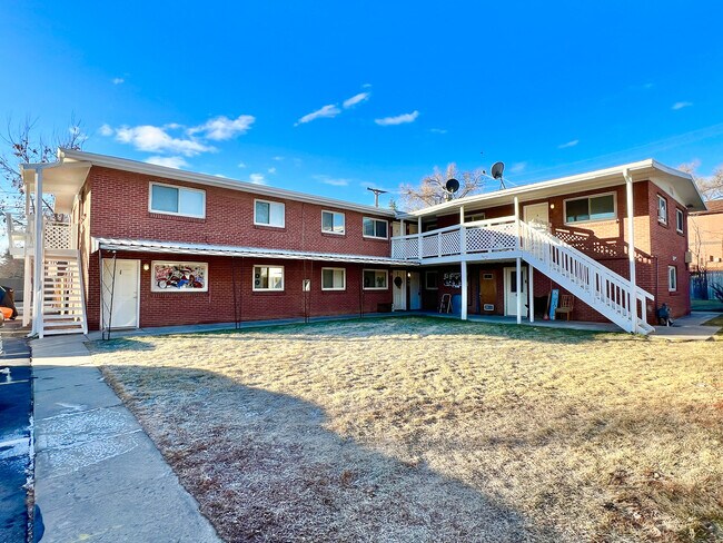 Experience comfortable living in this charming brick apartment complex, complete with spacious balconies. - 1301 Ammons Street