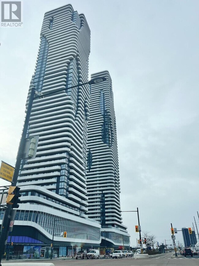 Photo du bâtiment - 8 Interchange Wy