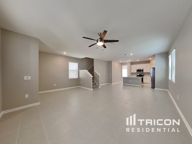 Foto del edificio - 737 Honeyrock St
