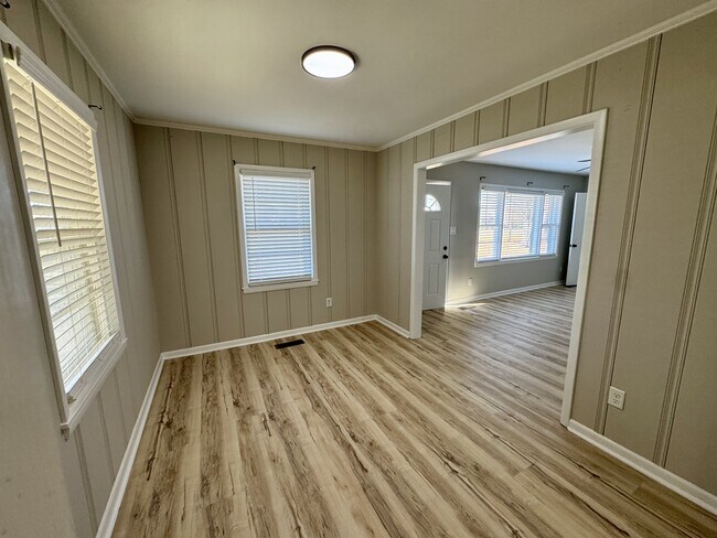 Foto del edificio - 17456 Lucas Ferry Rd