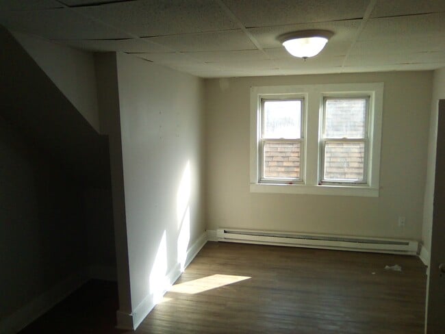 Building Photo - 1213 Pittston Ave