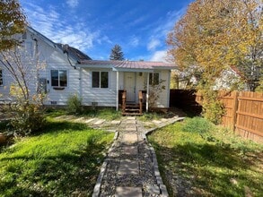 Building Photo - 146 E 4th Ave