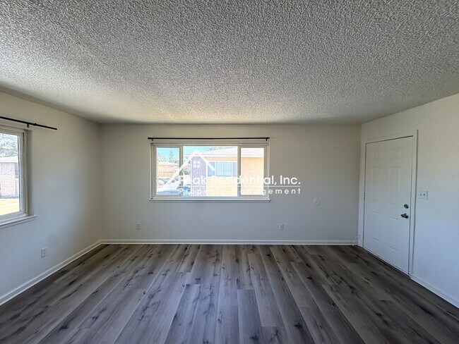 Foto del edificio - 4536 Ashcroft Ave