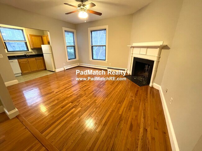 Foto del edificio - 14 Stearns Rd