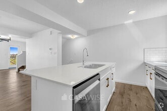 Building Photo - 1025-1025 Secord Promenade