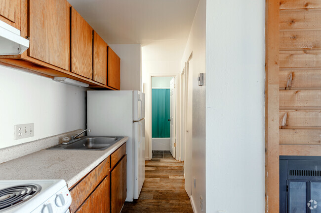 1HAB, 1BA - 450SF (planta baja) - Spruce Street Apartments