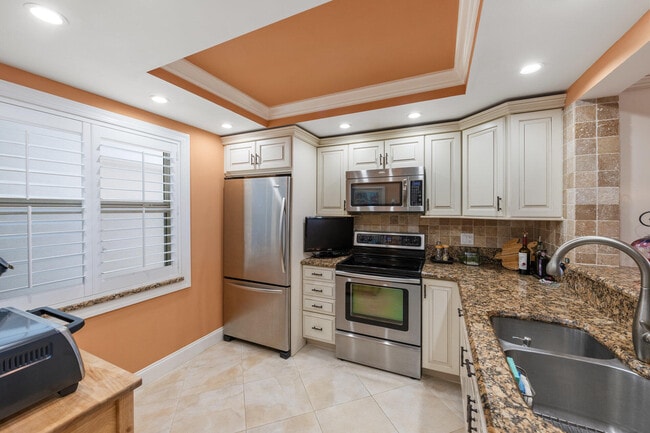 Building Photo - 910 Dogwood Dr