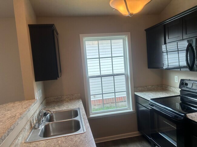 Building Photo - 2920 Sullivans Trce