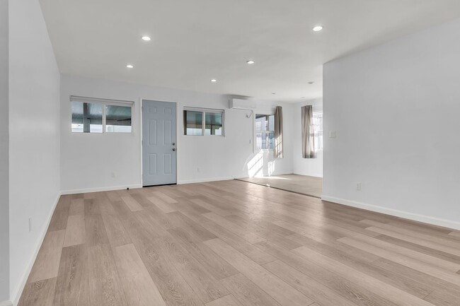 Photo - 1155 W Exposition Blvd Apartment