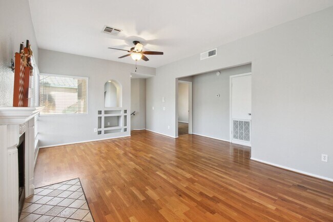 Foto del edificio - 2 Bedroom Condo in Phoenix - Price Drop - ...