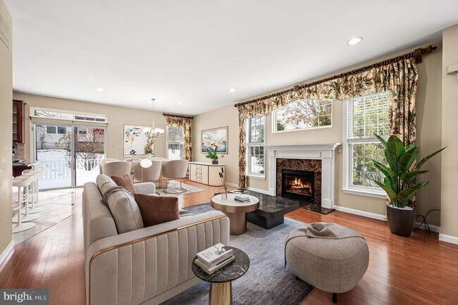 Foto del edificio - 120 Elizabeth Ct