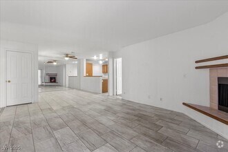 Building Photo - 2623 S Durango Dr